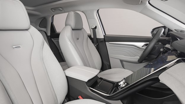 MG-Marvel-R-Electric-luxury-grey-interior