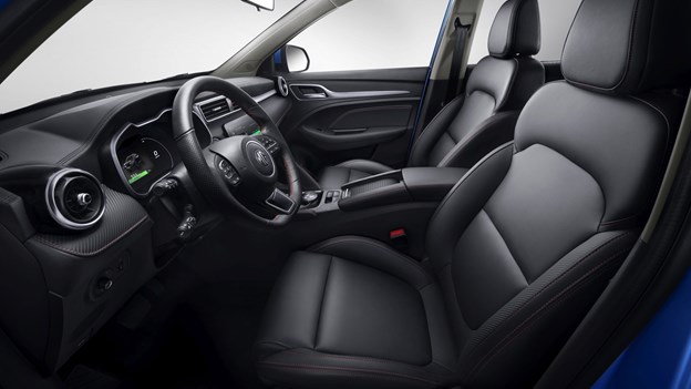 MG-ZS-EV-side-interior（driver）