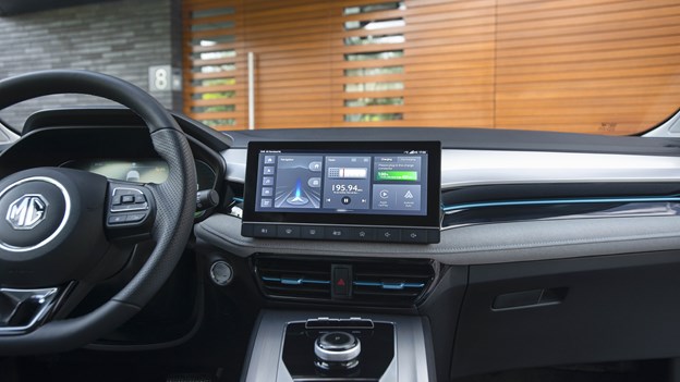 MG5-Electric-central-screen